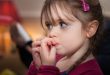 دعای درمان ناخن جویدن و عادات بد فرزند سریع الاثر